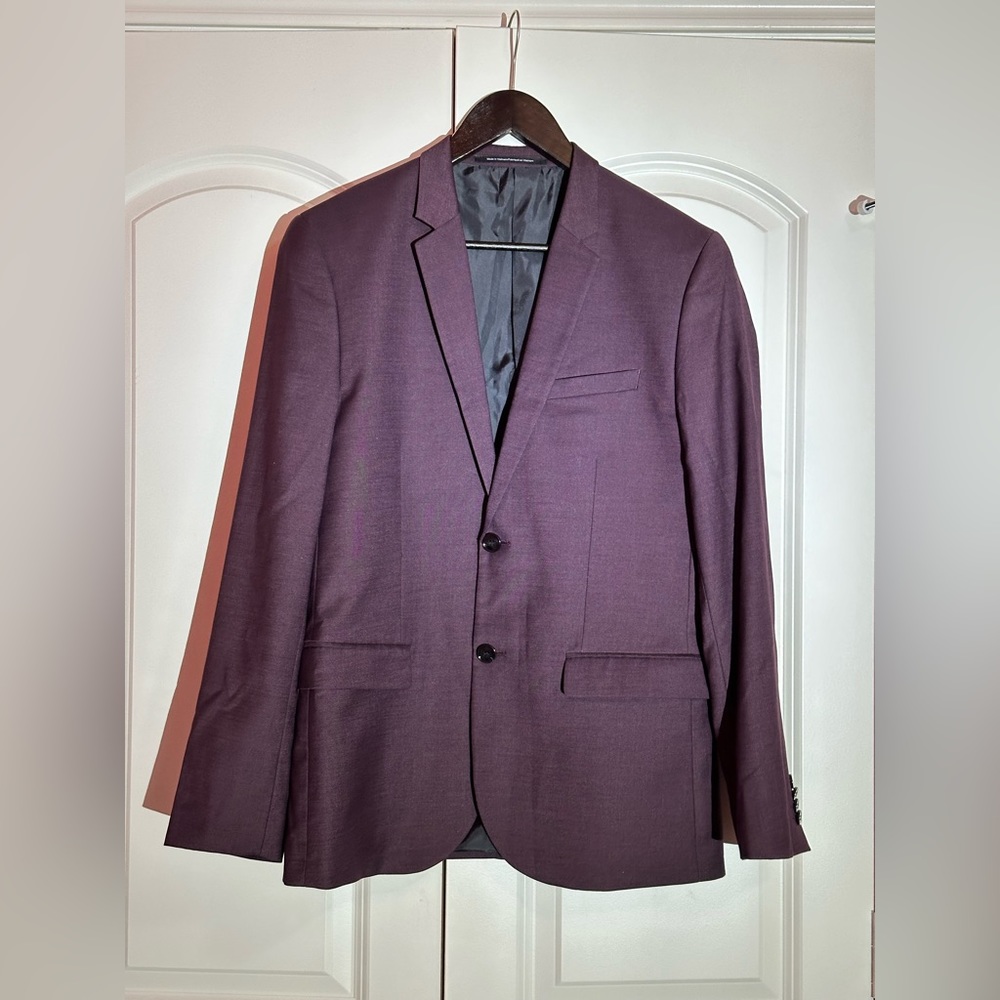 H&M burgundy suit - sizes: skinny fit 38R blazer, skinny fit 33R pants